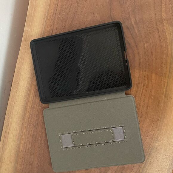 Page. All Tied Up Colorful Bows Kindle Case Paperwhite - Picture 7 of 8